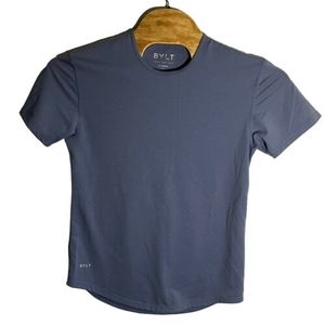 BYLT Drop Cut Henley Men’s‎ Medium Blue Short Sleeve Athleisure Active Shirt.